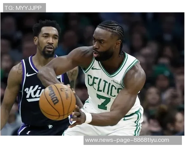 福克斯半场火力全开11投6中斩获15分4篮板4助攻表现出色